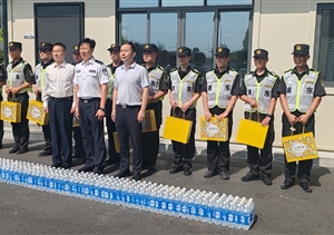 上海市浦东新区保安协会领导高温慰问宗保公司一线员工